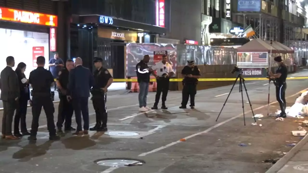 Driver mows down crowd of people in Midtown; 7 pedestrians injured