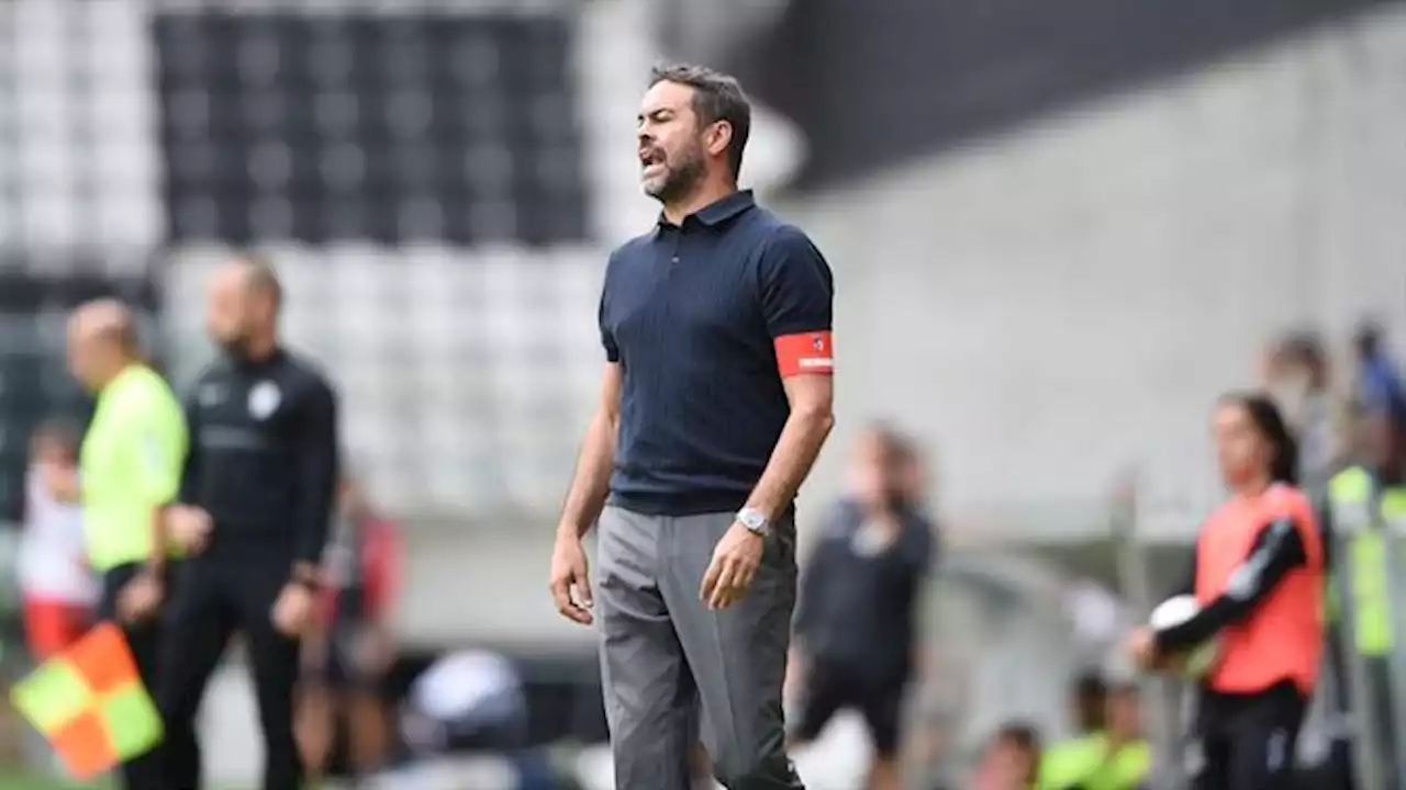 Artur Jorge no Dragão para ver o filho jogar (Farense)