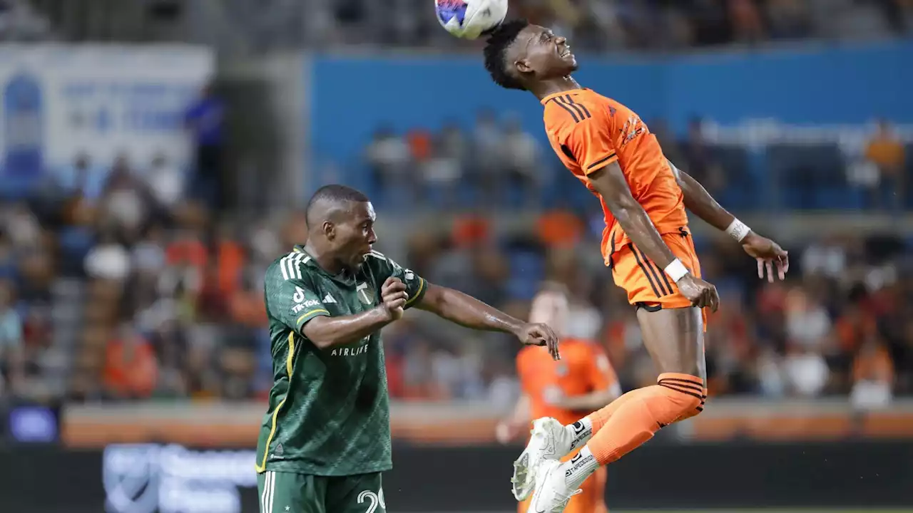 Dynamo score 3 goals early, rout Timbers 5-0 to end skid