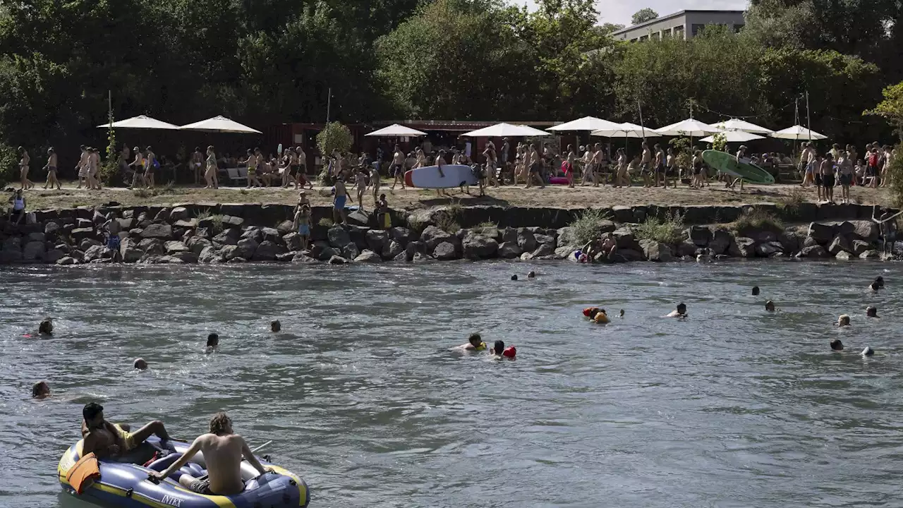 Swiss glaciers under threat again as heat wave drives zero-temperature level to record high