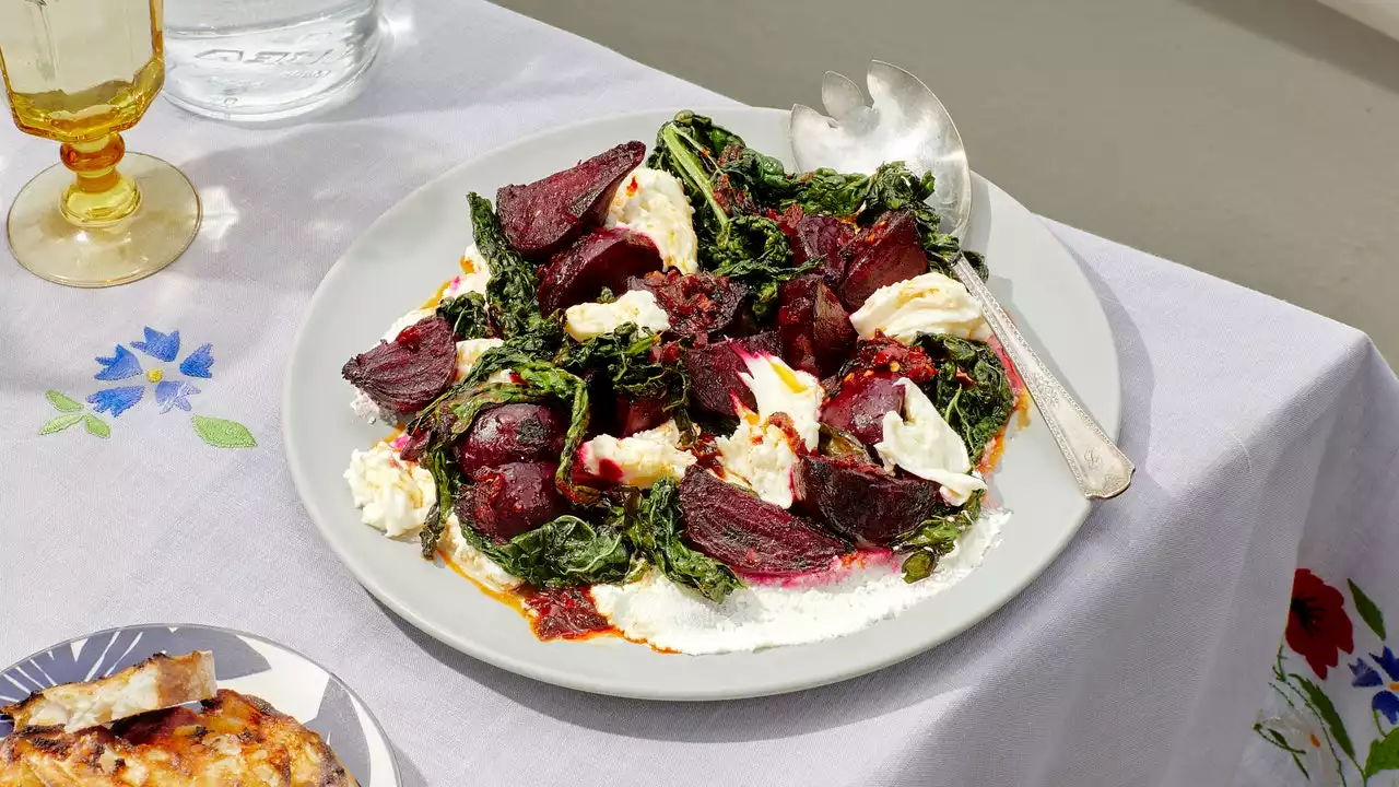 Mouthwatering Charred Beets With Ricotta