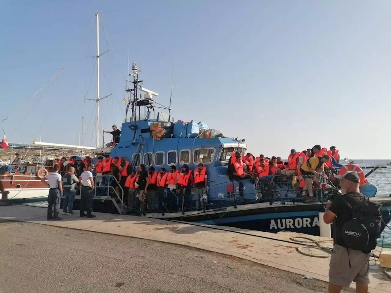 Deutsches Seenotrettungsschiff 'Aurora' in Italien festgesetzt