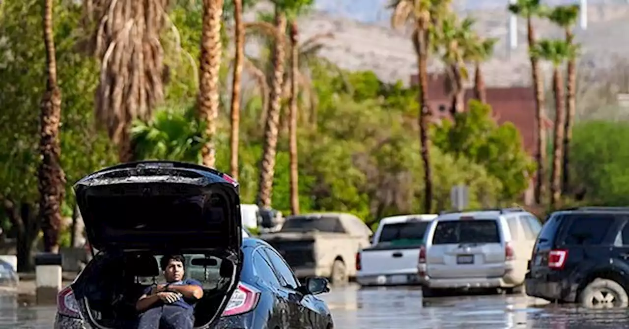 Flooding in Palm Springs as Hilary Passes Through: Trapped Cars, Roads Washed Away