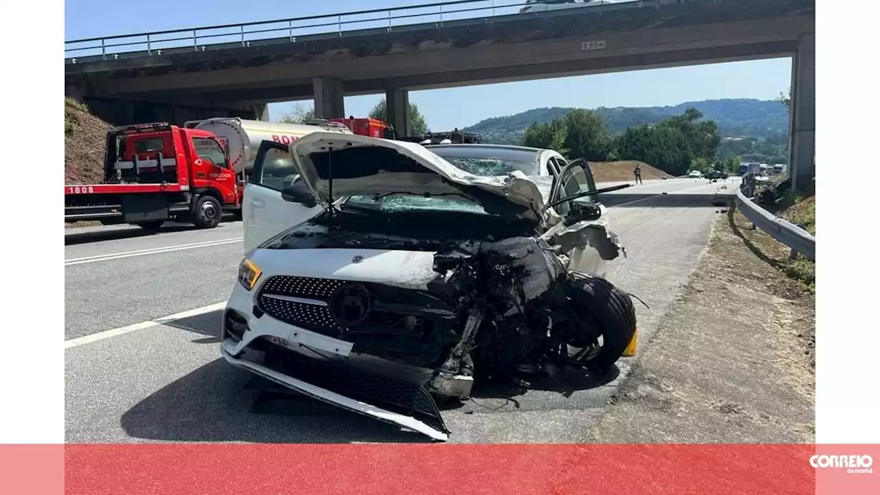 Seis feridos em colisão entre mota e dois carros no IC28 em Arcos de Valdevez