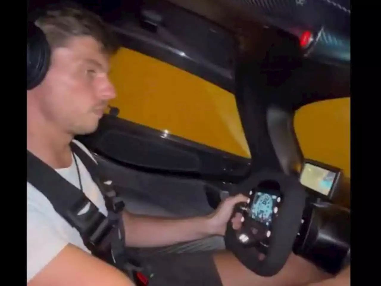 Verstappen nei guai. L’amico lo filma mentre supera i limiti di velocità con la supercar