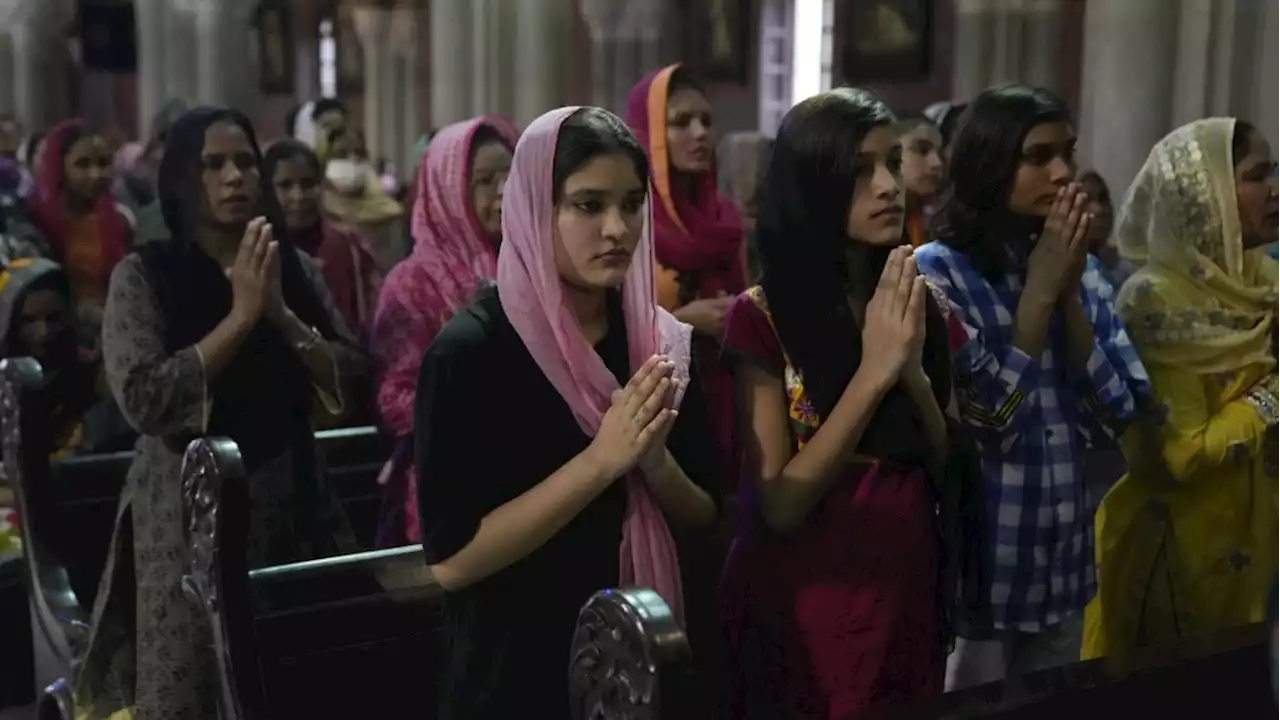 Pakistan to compensate Christians who lost homes in rioting over alleged desecration of Quran