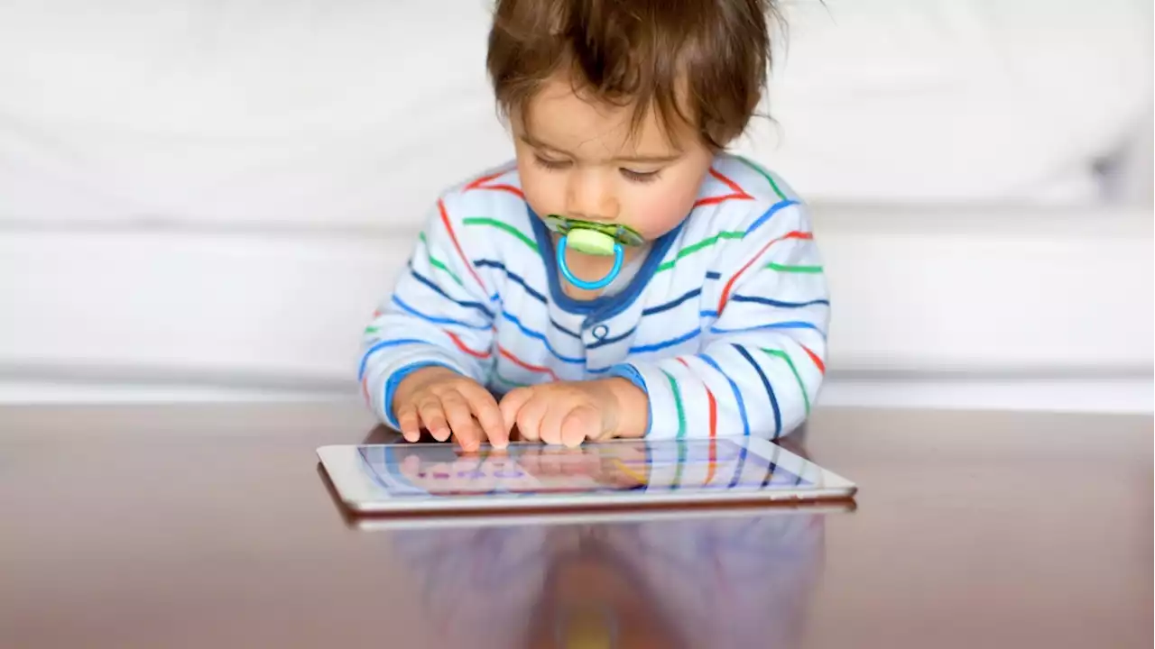 Screen time linked with developmental delays in toddlerhood, study finds