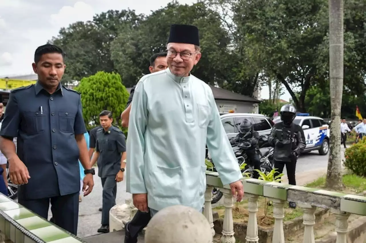 At 76, PM Anwar says ‘in perfect health’, fit to last four more years