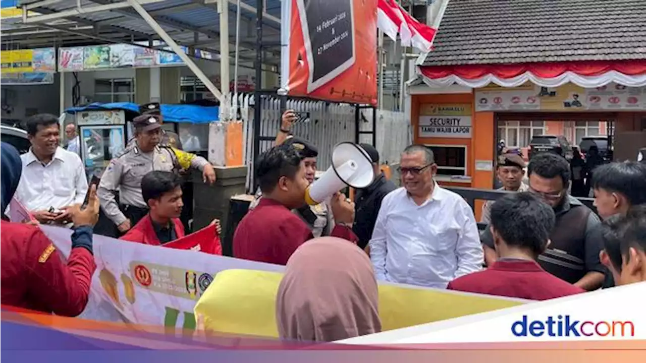 IMM Sumut Demo gegara Tak Ada Anggota Bawaslu Tapteng Beragama Islam