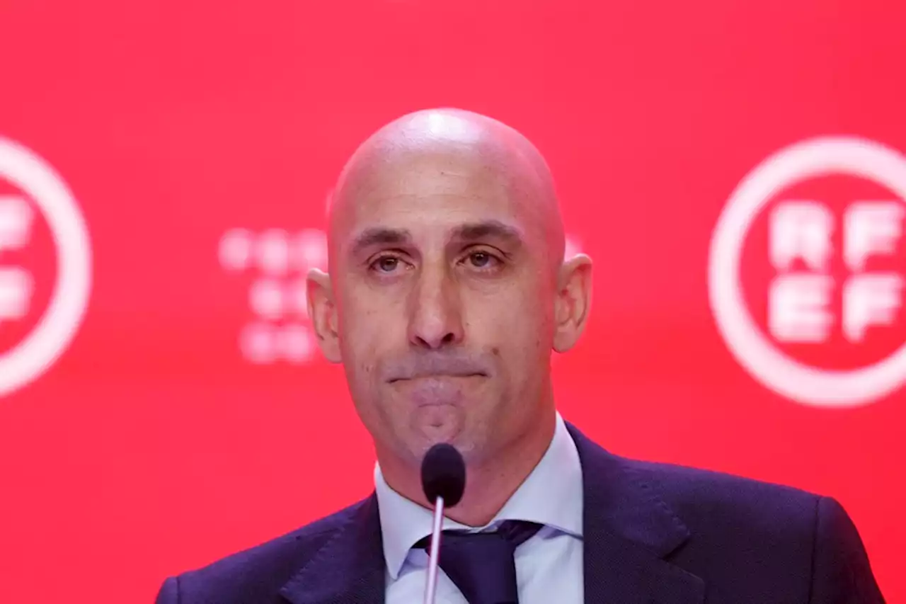 Rubiales pide disculpas por el beso a Jenni Hermoso