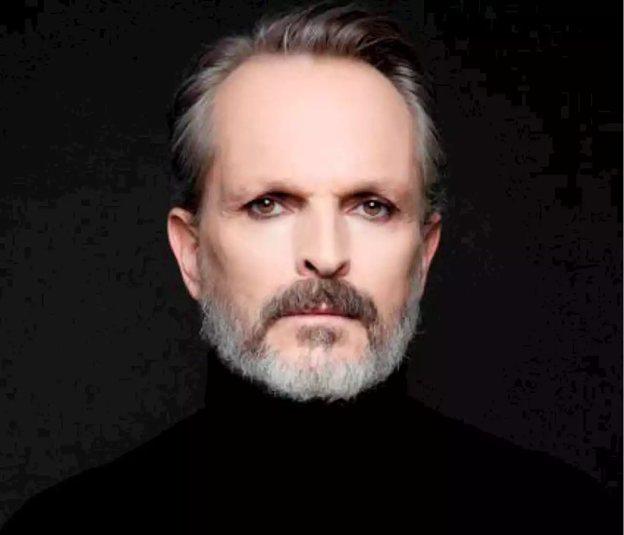 ¡Insólito! Diez bandidos asaltan a Miguel Bosé en su casa en Ciudad de México