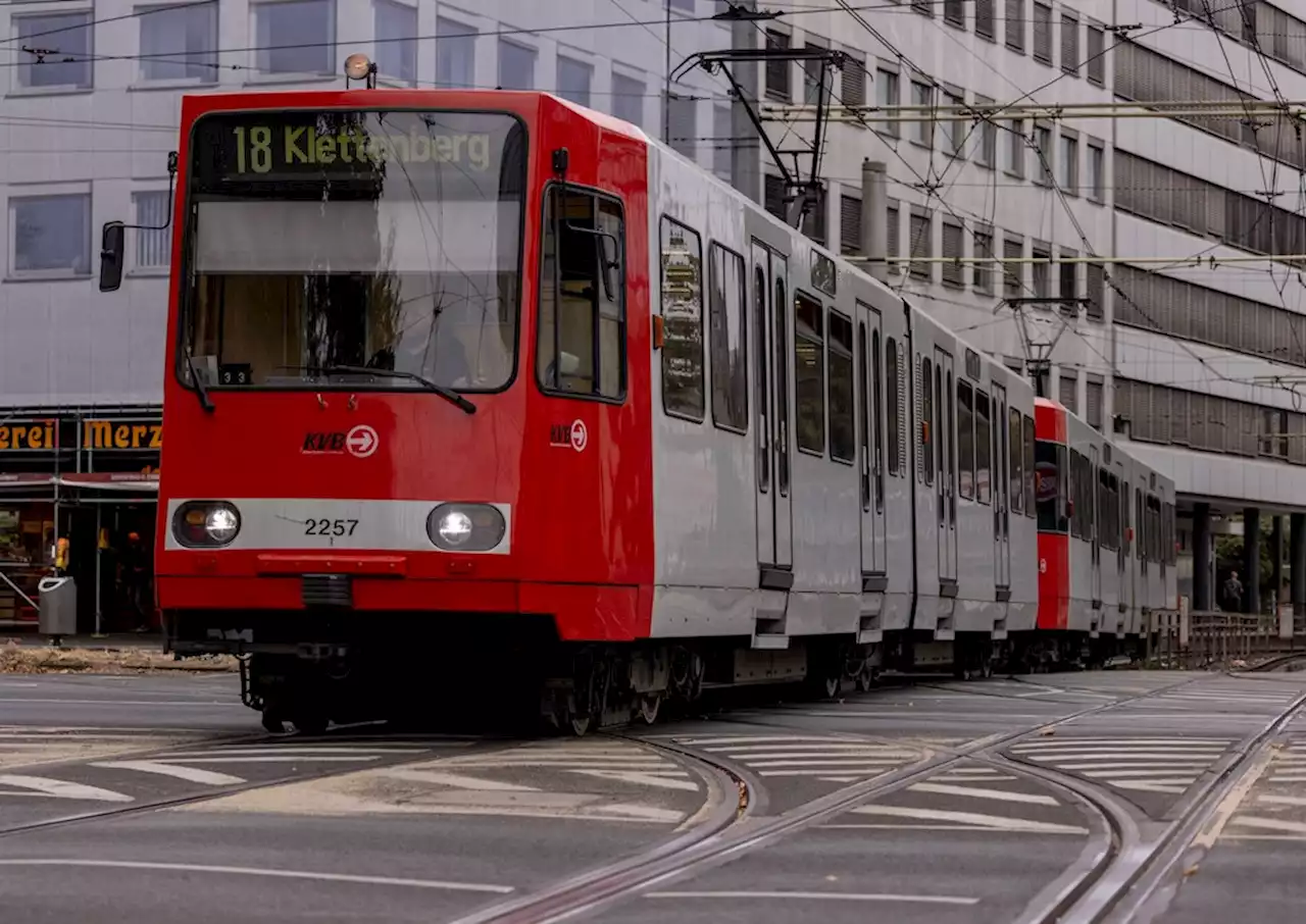 Brutaler Angriff in KVB-Bahn: 27-Jähriger mit Messer verletzt – Täter stellt sich kurz nach der Attacke