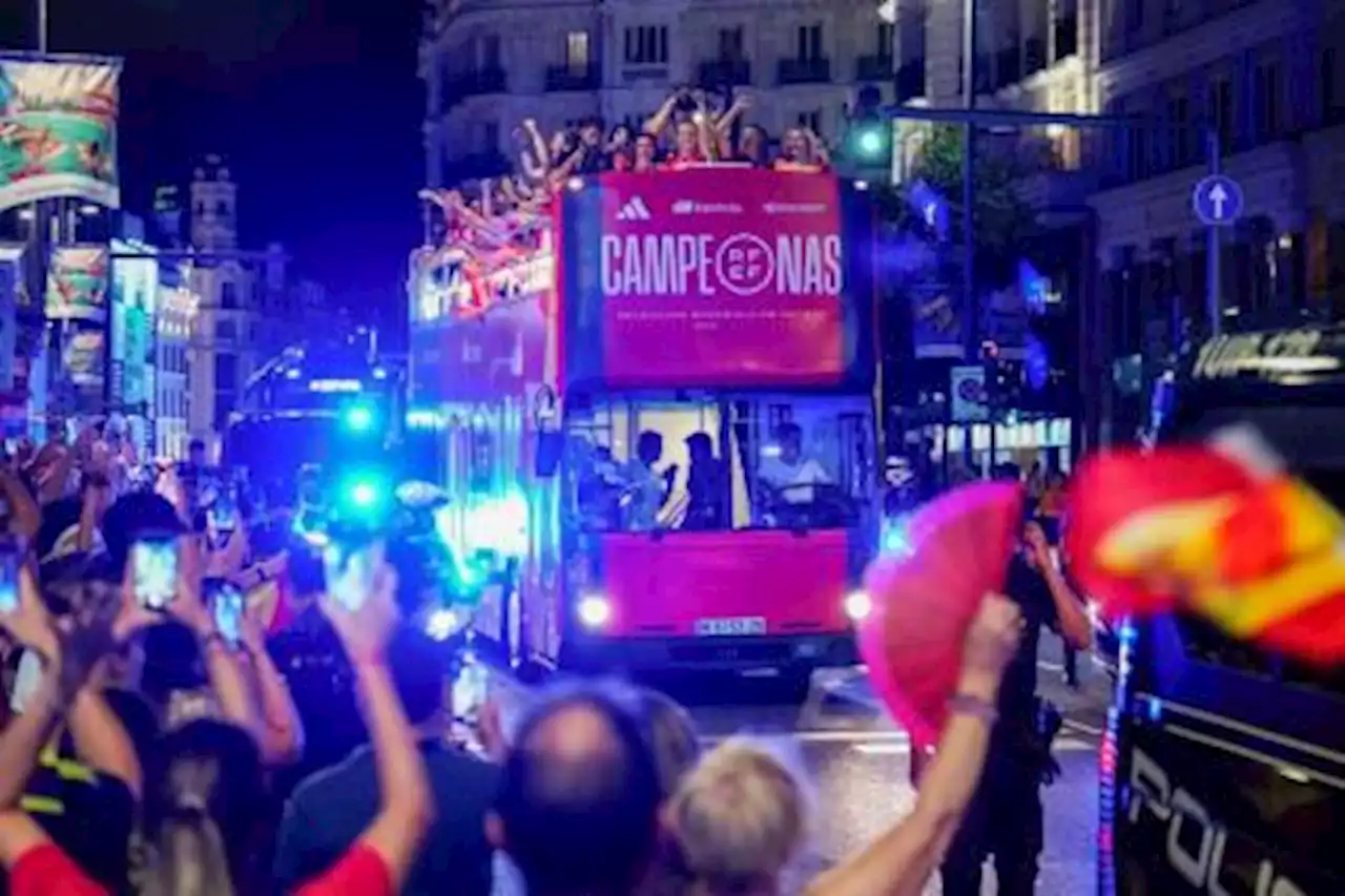 En España armaron fiesta: impresionante recibimiento a las campeonas