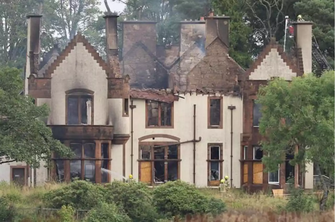 999 crews race to historic hotel after it bursts into flames AGAIN