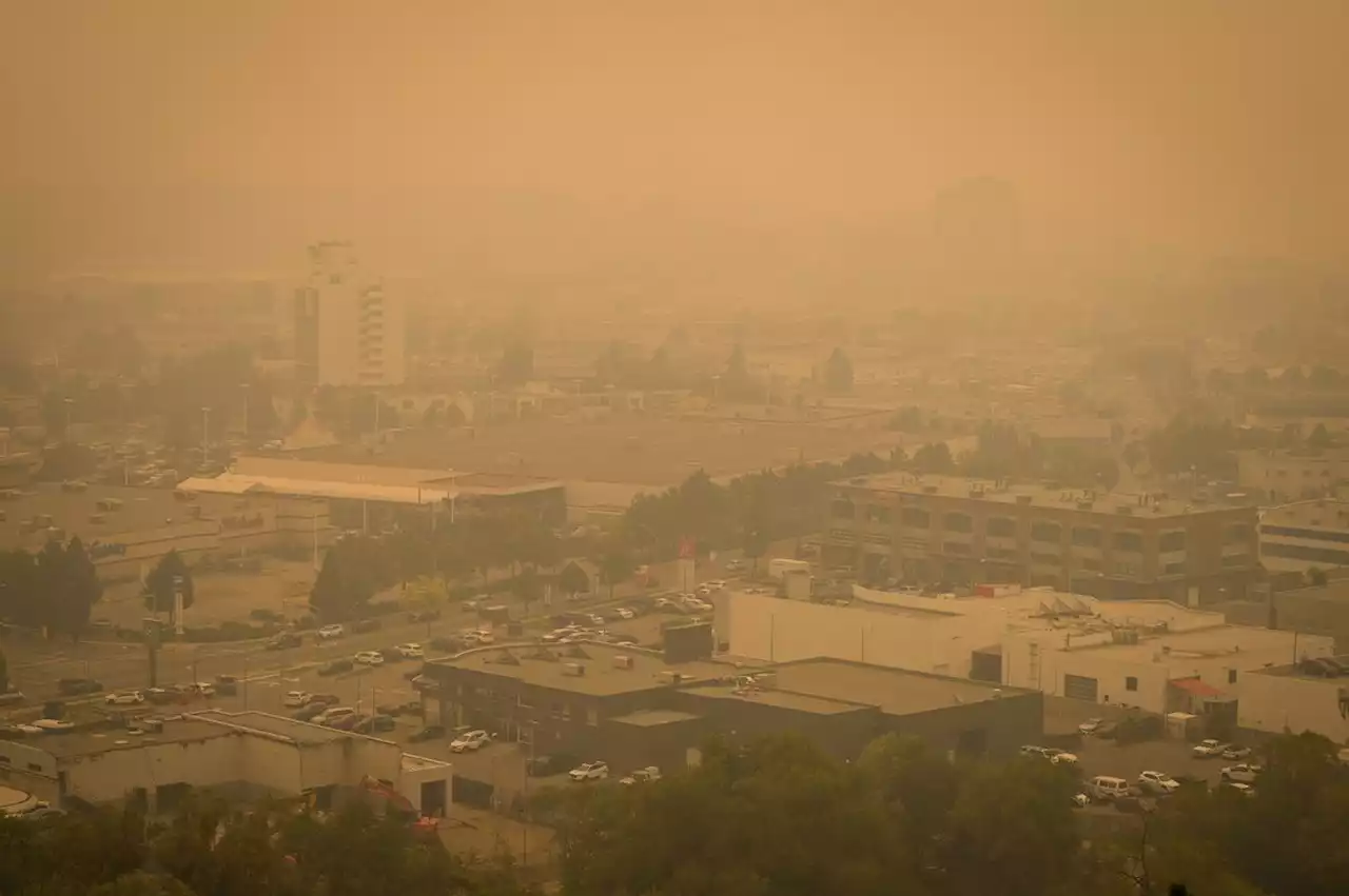 Smoke aids B.C. fire fight, as BC Wildfire Service warns about Tropical Storm Hilary