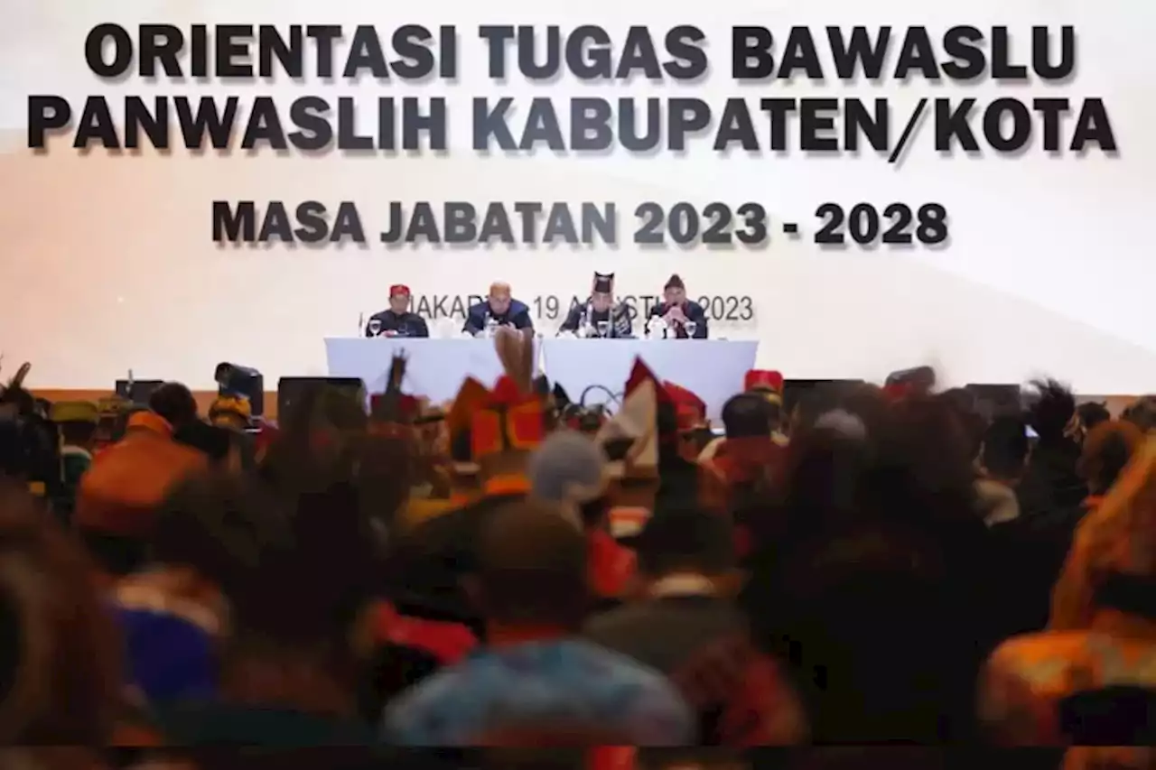 Bawaslu Resmi Lantik 1.912 Anggota Bawaslu Kabupaten/Kota Periode 2023-2028