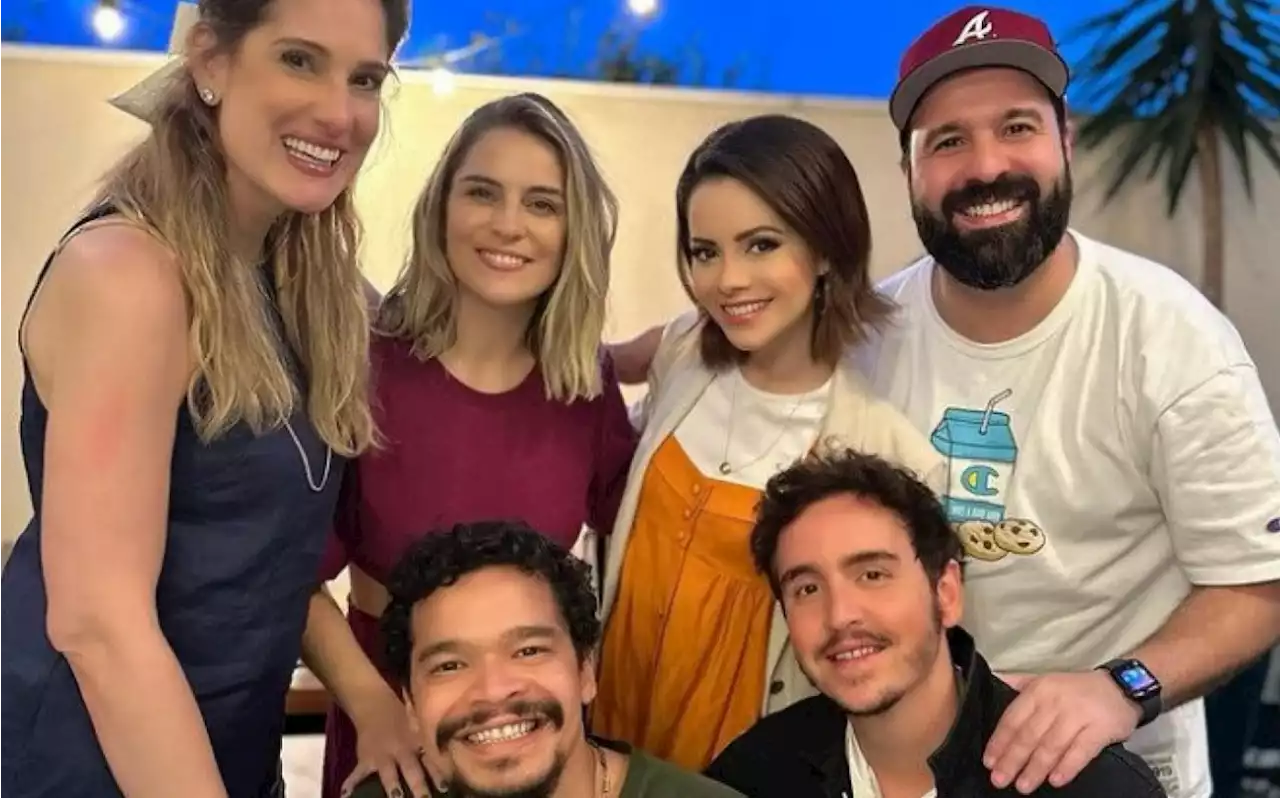 Sandy reencontra elenco de extinto seriado: 'Muito amor' | Celebridades