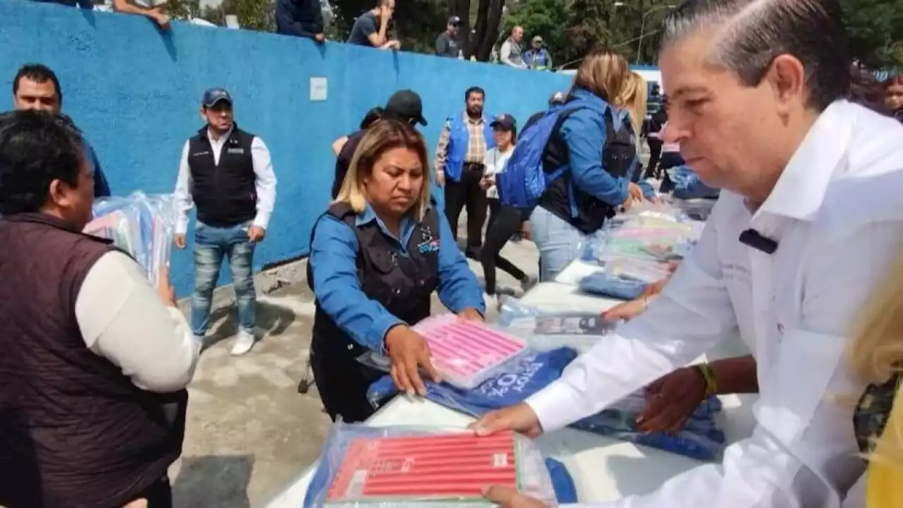 Alcaldía Coyoacán entrega útiles escolares en apoyo a la economía familiar