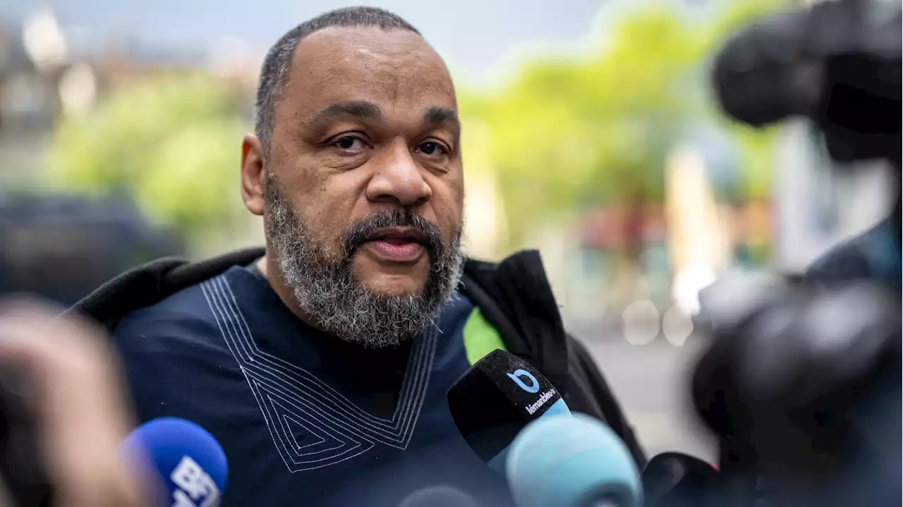 Interdit de spectacle à Lyon, Dieudonné a joué dans un champ