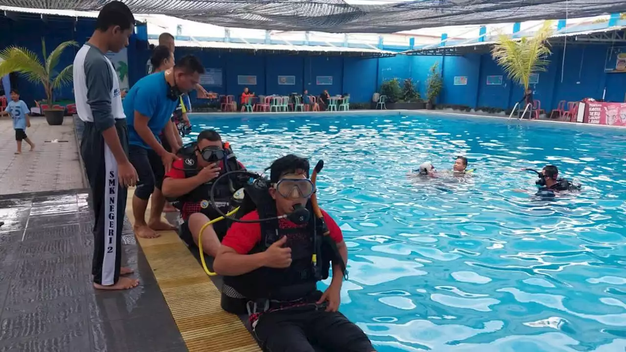 Serunya Scuba Diving ala Jurnalis Palembang Didampingi Penyelam Profesional