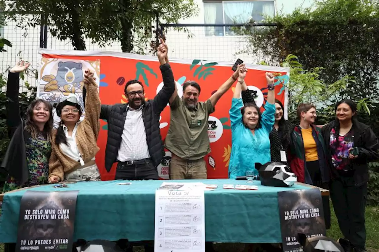 Ambientalistas celebran el triunfo en el plebiscito que prohíbe la minería en el Chocó Andino de Quito