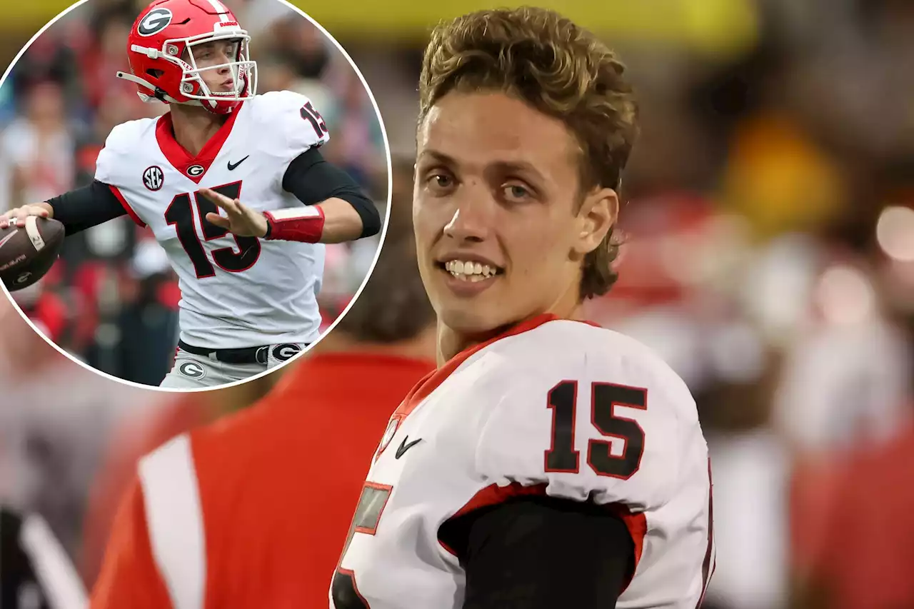 Carson Beck wins starting QB job as Georgia looks to capture three-peat