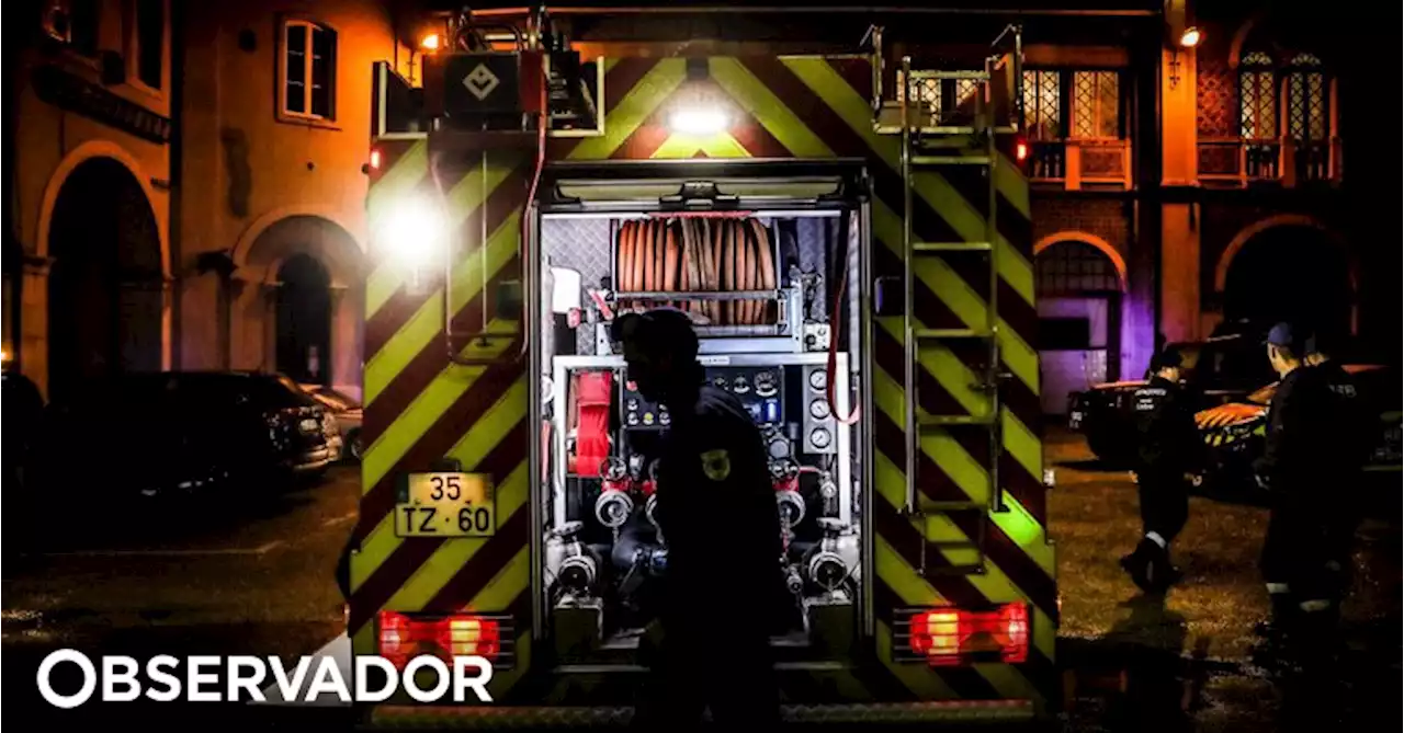 Um ferido em incêndio em edifício degradado em Lisboa