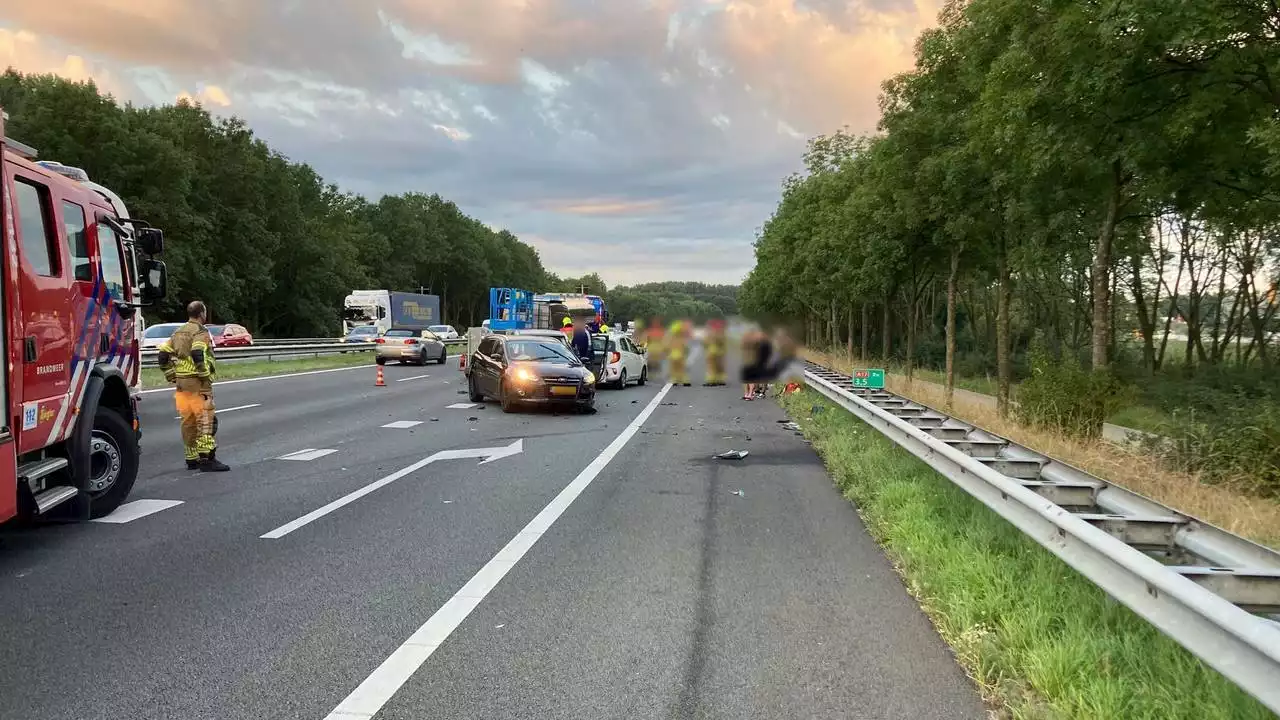 112-nieuws: ongeluk op A17 • man (48) verdronken in water Made