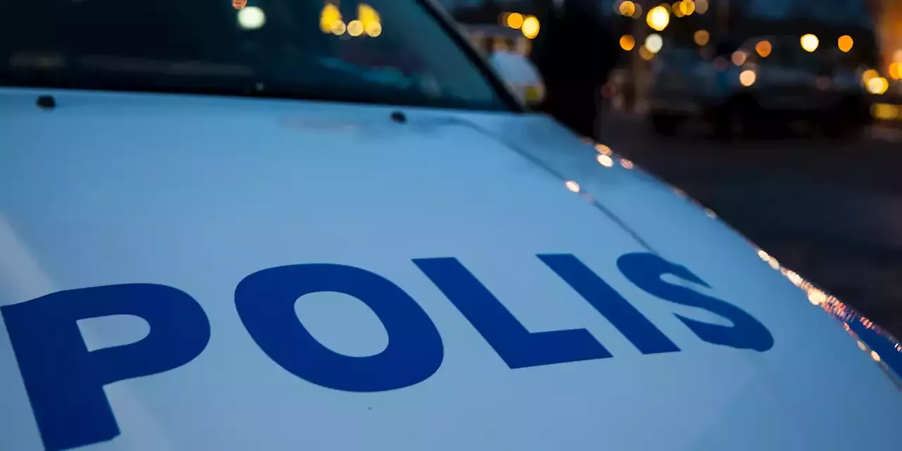 Man Misstänks Ligga Bakom Flera Krossade Fönsterrutor Sverige Head Topics 