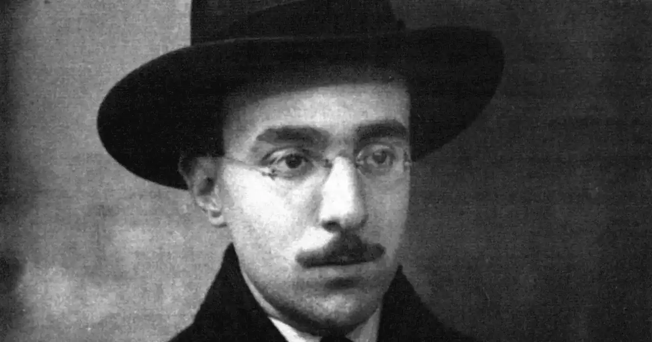 Cantora 'descobre' Fernando Pessoa e muda-se para Portugal para homenageá-lo