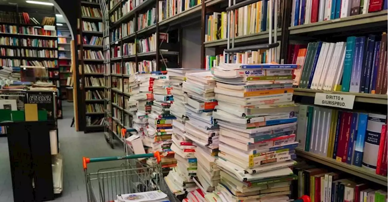 Caro libri, gli editori si difendono: aumenti al 3,5%, sotto l’inflazione 2023