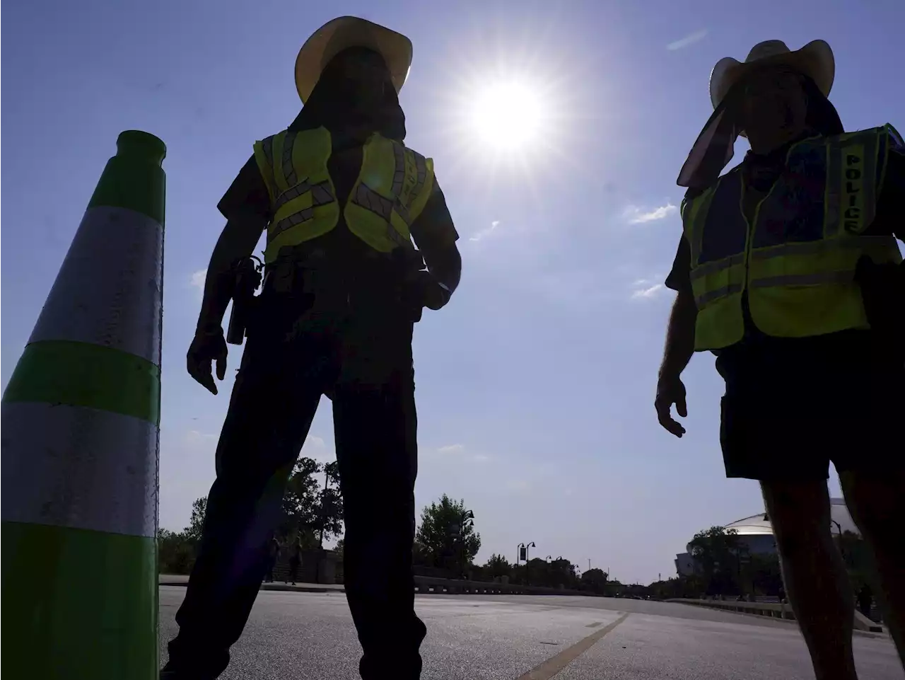 Sweltering temperatures bringing misery, setting heat records in central U.S.