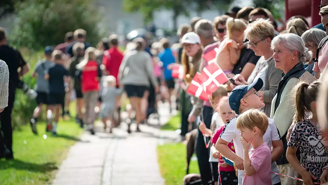 Se billederne: Folkefest omkring vanvittig verdensrekord