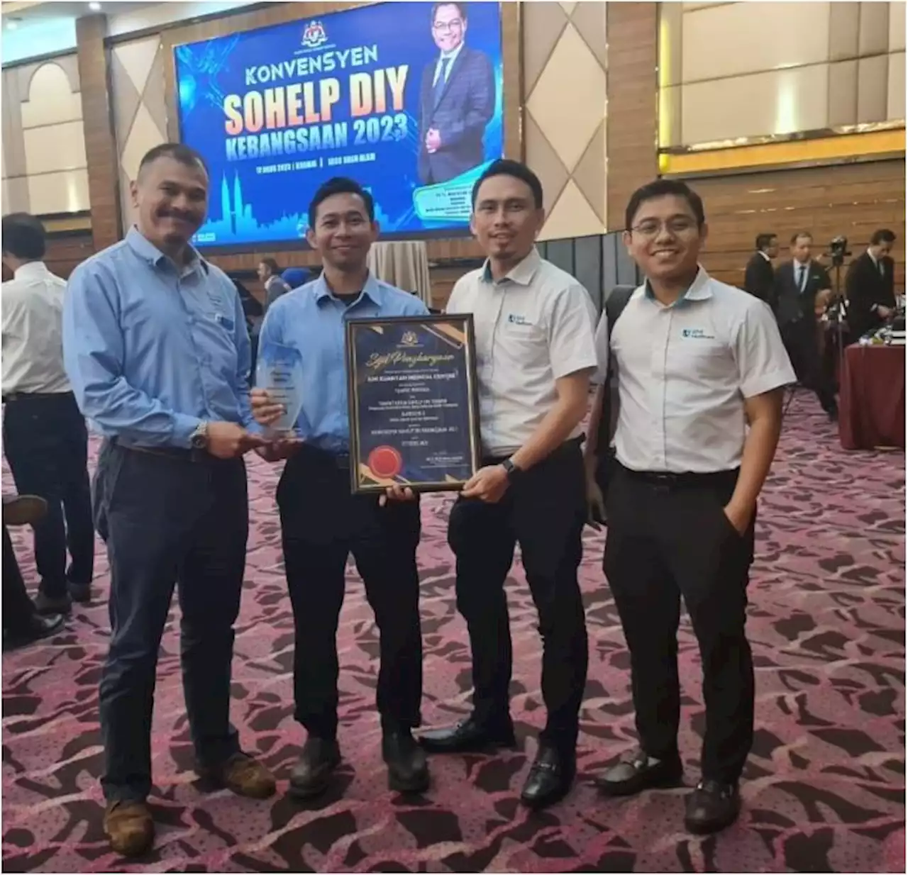 KMI Kuantan terima Anugerah SOHELP DOSH