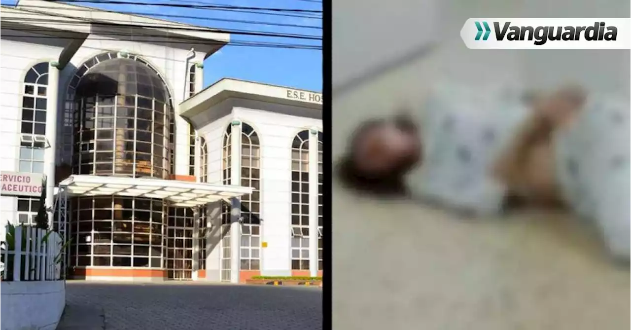 Mujer murió implorando que la atendieran en el piso de un hospital