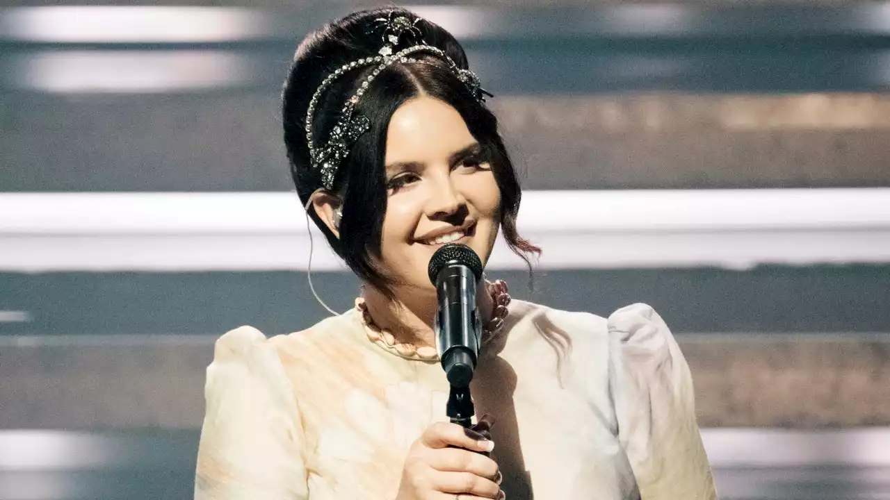 Lana Del Rey Wearing Plastic Slides to a Celebrity Wedding Is Good, Actually