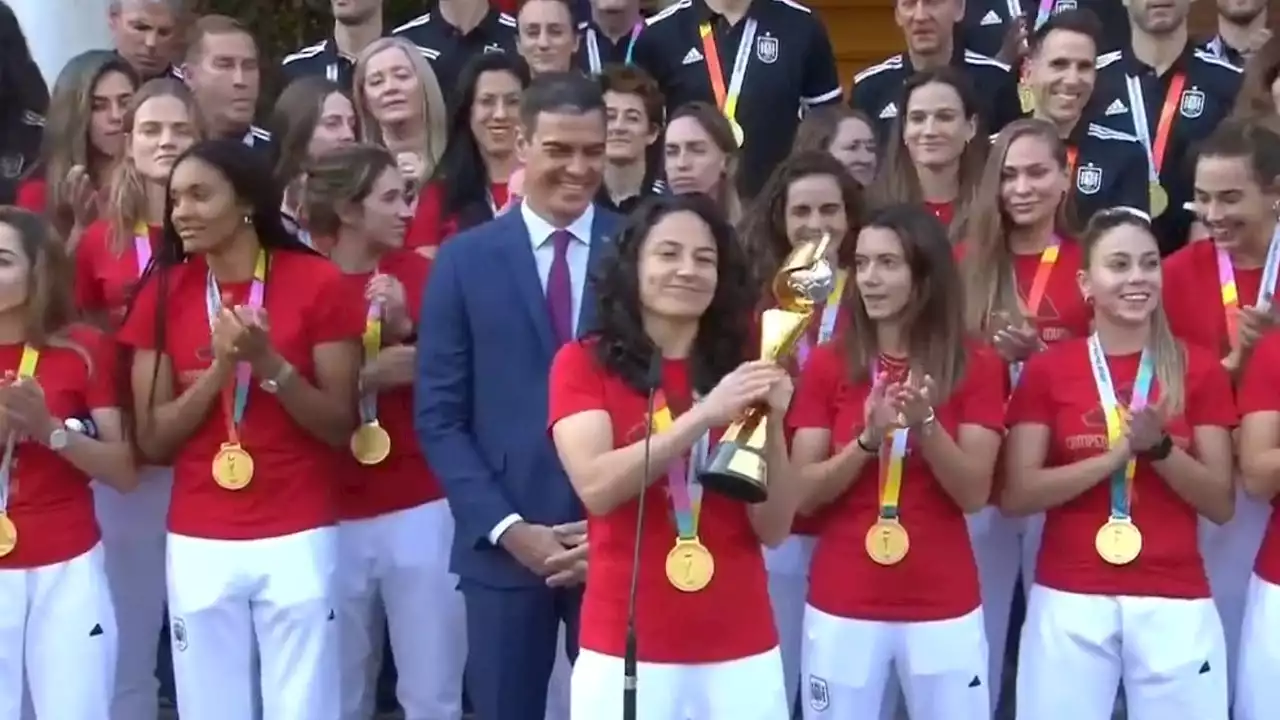 Pedro Sánchez recibe a la selección española: 'En 2010 fuimos campeones y ahora en 2023 somos campeonas'