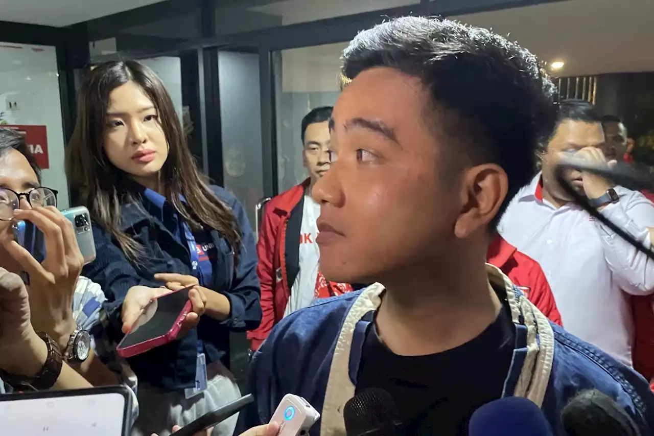 Gibran, Yenny, dan Budiman Sudjatmiko hadiri Kopdarnas PSI