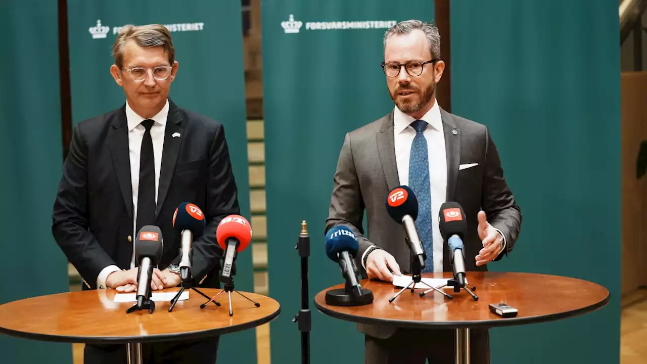 Danish defense minister swaps places with economy minister days after donation of F-16s to Ukraine