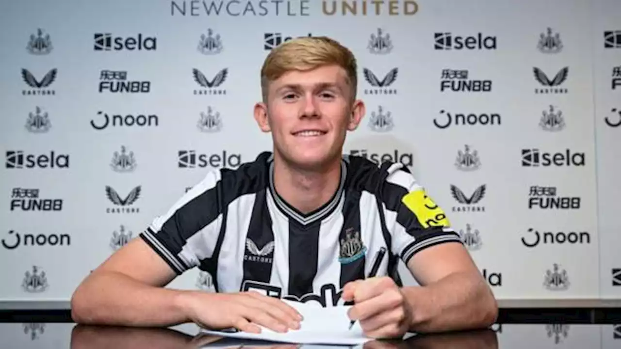 Newcastle sign Chelsea teenager Hall on loan