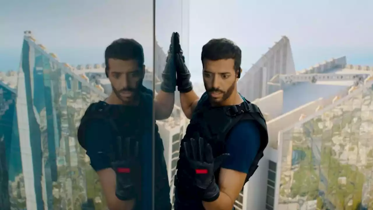 Tarek Boudali parodie Tom Cruise dans la première bande-annonce de '3 jours max'