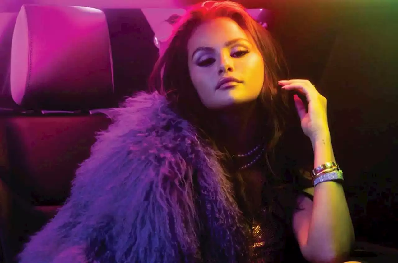 Selena Gomez’s ‘Single Soon’ Rules Hot Trending Songs Chart Before Release