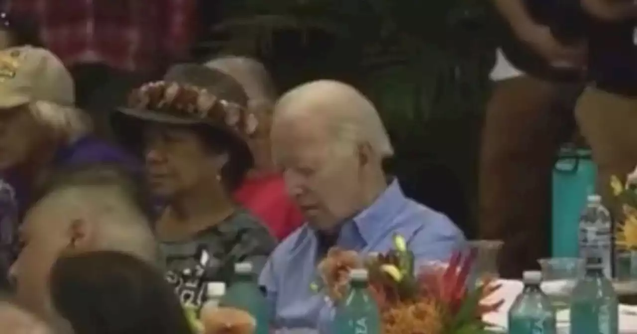 Críticas al presidente Joe Biden: se quedó dormido en encuentro con víctimas del incendio en Hawái