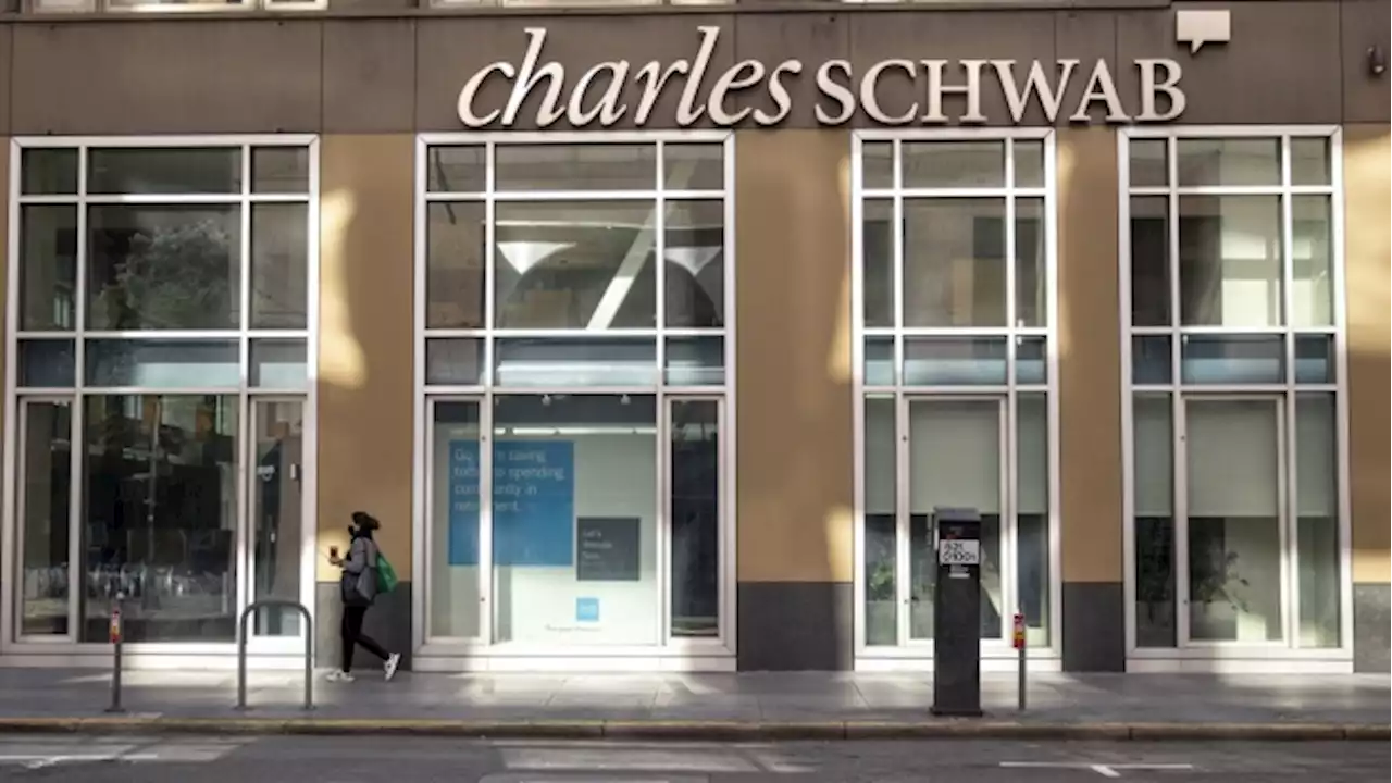 Schwab Will Cut Staff, Close Offices to Save $500 Million a Year