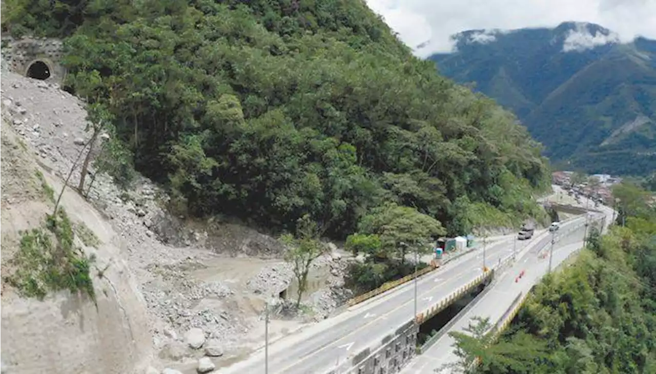 Cierre vía al Llano HOY: persisten las restricciones viales por deslizamientos y bloqueos