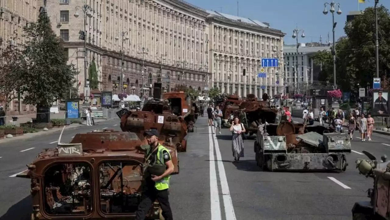 Ukraine lines up destroyed Russian tanks in central Kyiv