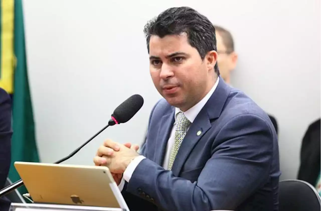 Senador quer que CPMI peça para governo informar presentes recebidos por antecessores de Bolsonaro