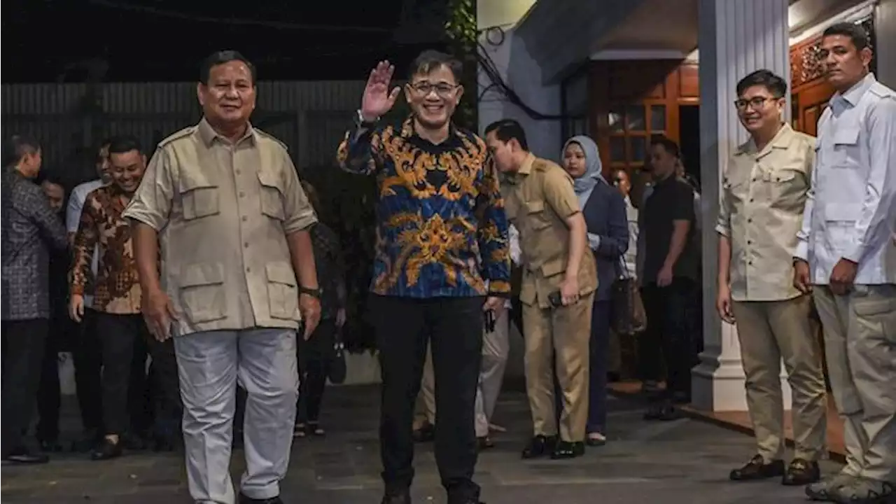 Hasto Sebut PDIP Surati Resmi Budiman Sudjatmiko soal Dukungan Prabowo