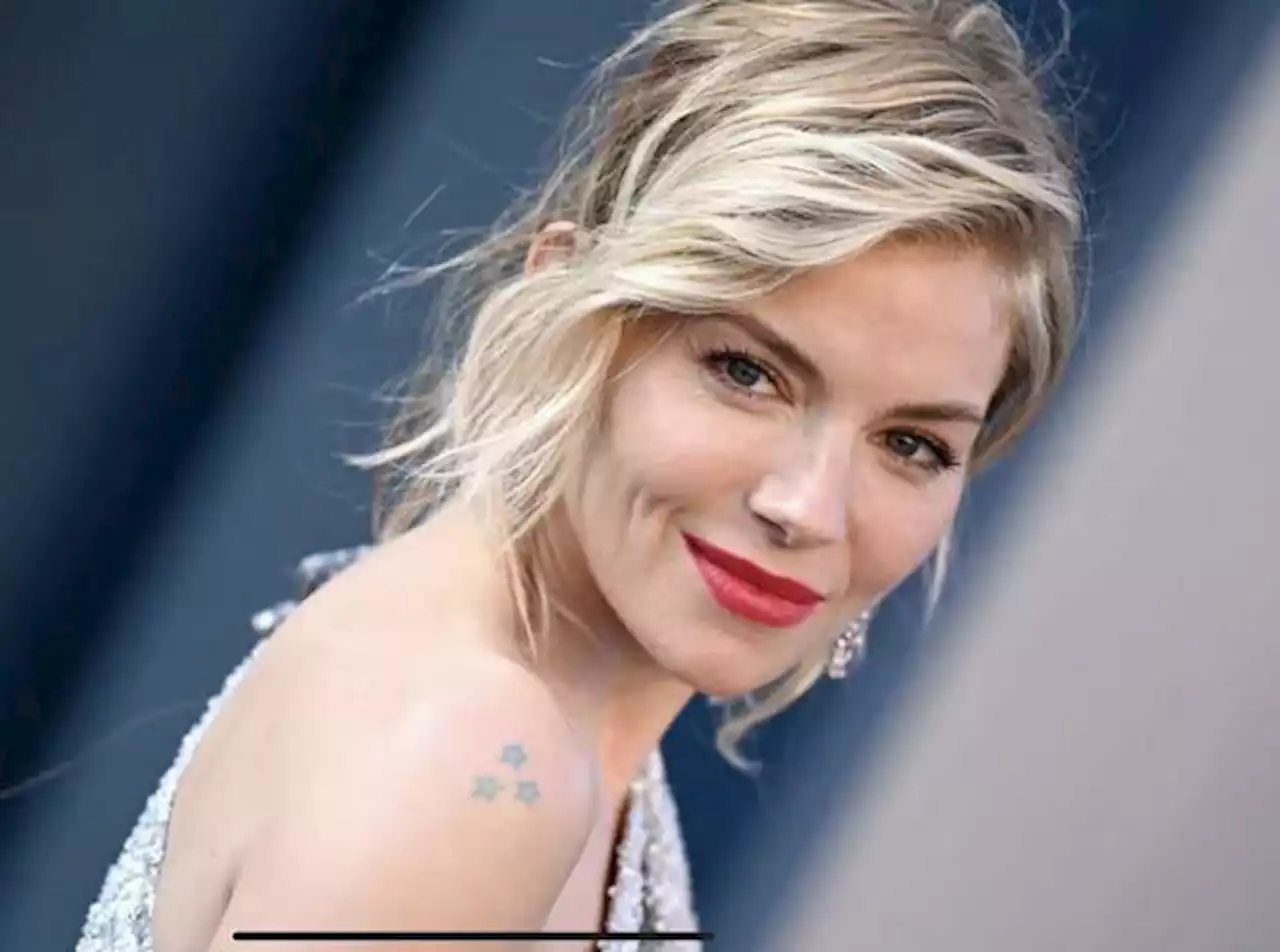 Sienna Miller incinta: aspetta il figlio dal compagno Oli Green 26enne