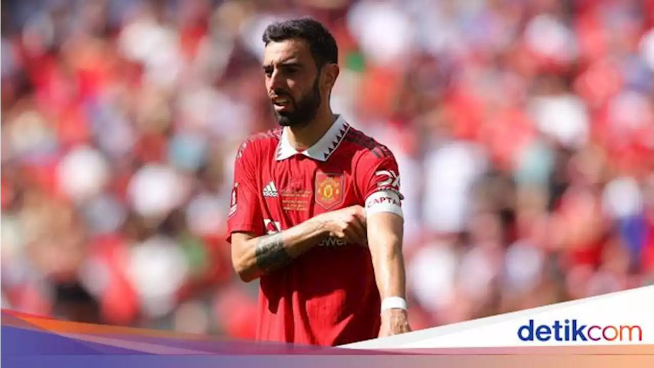 Ngeluh soal Wasit, Bruno Fernandes Disebut Tak Pantas Jadi Kapten MU